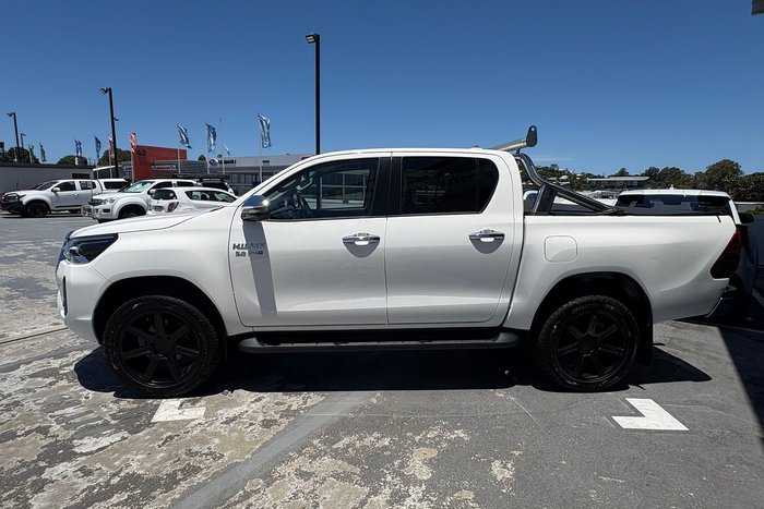 2021 Toyota Hilux SR5