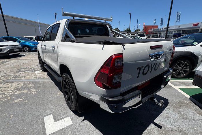 2021 Toyota Hilux SR5