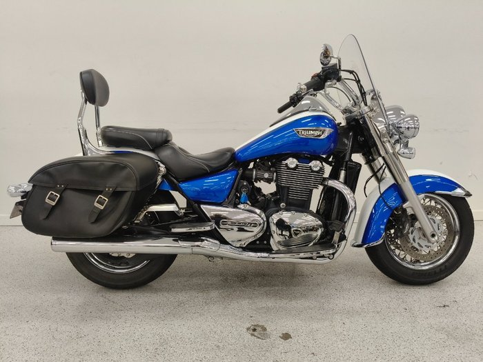 2015 Triumph THUNDERBIRD LT Blue