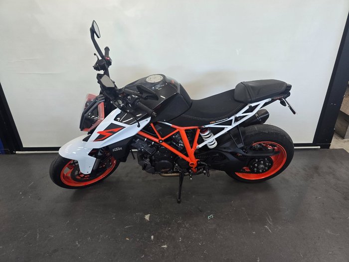 2017 Ktm 1290 SUPER DUKE R Orange