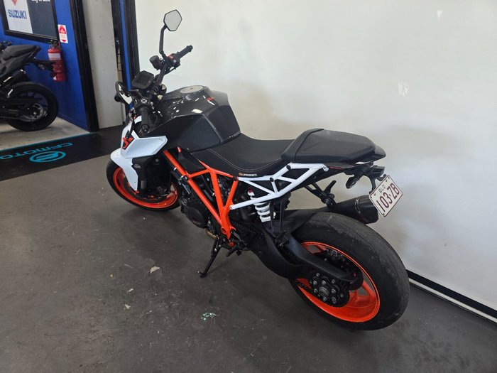 2017 Ktm 1290 SUPER DUKE R Orange
