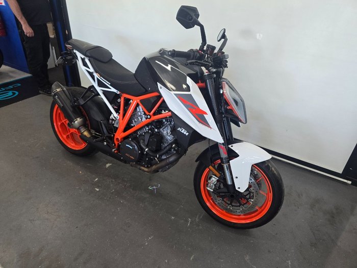2017 Ktm 1290 SUPER DUKE R Orange