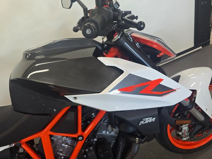 2017 Ktm 1290 SUPER DUKE R Orange