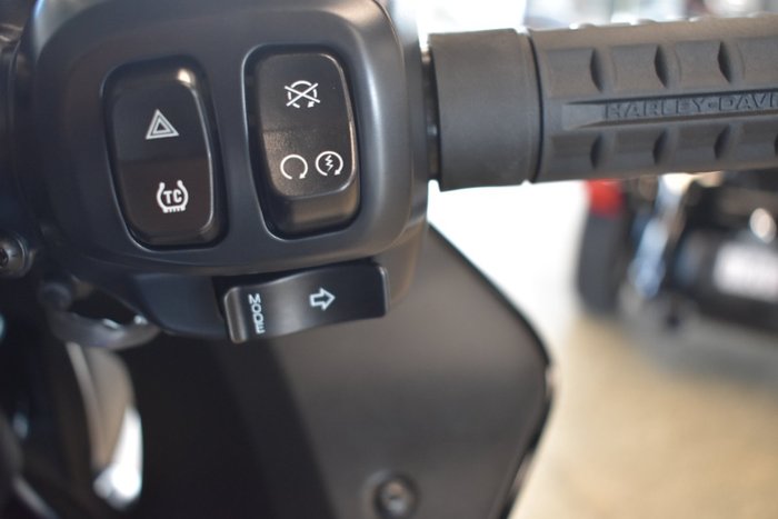 2025 Harley-davidson FXLRST LOW RIDER ST (117) VIVID BLACK