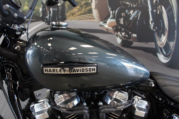 2025 Harley-davidson FXBB STREET BOB (117) Iron Horse Metallic