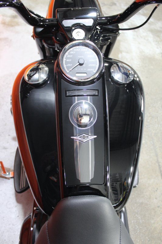 2025 Harley-davidson FLHRXS ROAD KING SPECIAL VIVID BLACK