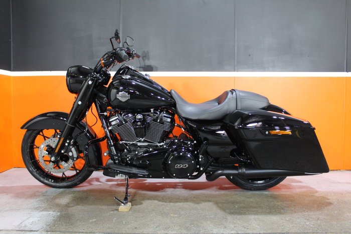 2025 Harley-davidson FLHRXS ROAD KING SPECIAL VIVID BLACK