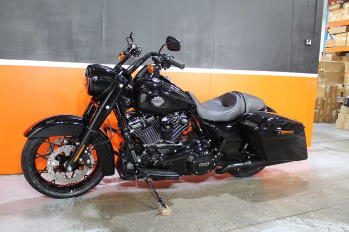 2025 Harley-davidson FLHRXS ROAD KING SPECIAL VIVID BLACK