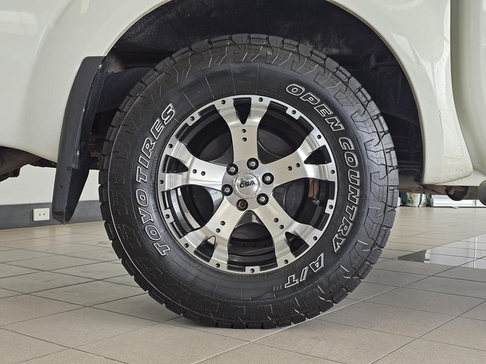 2012 Nissan Navara ST-X