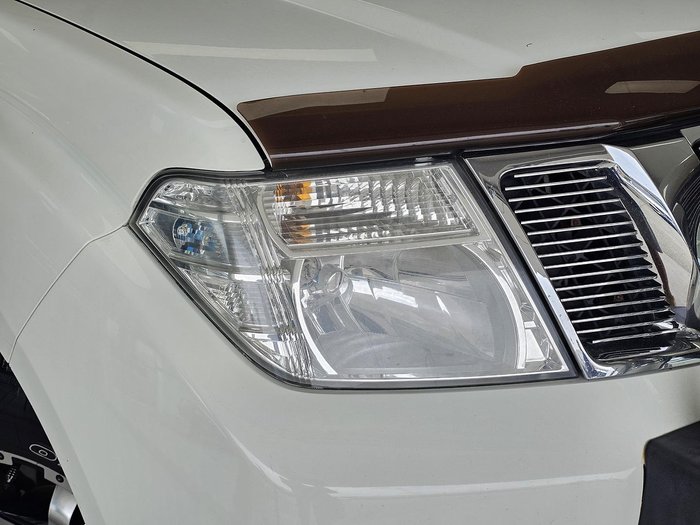 2012 Nissan Navara ST-X