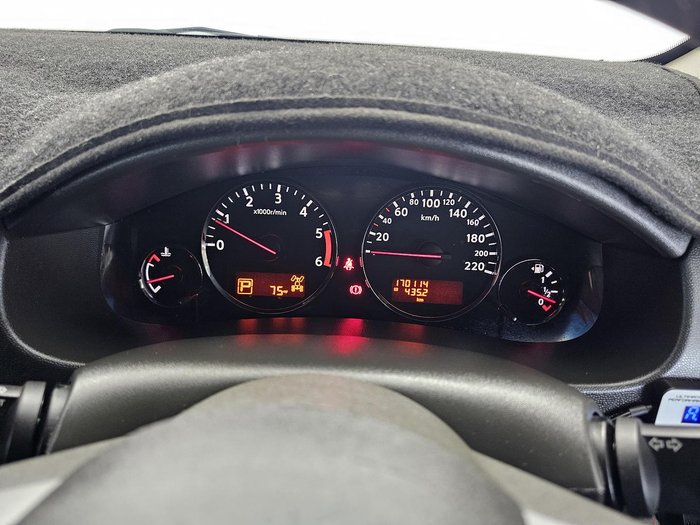 2012 Nissan Navara ST-X