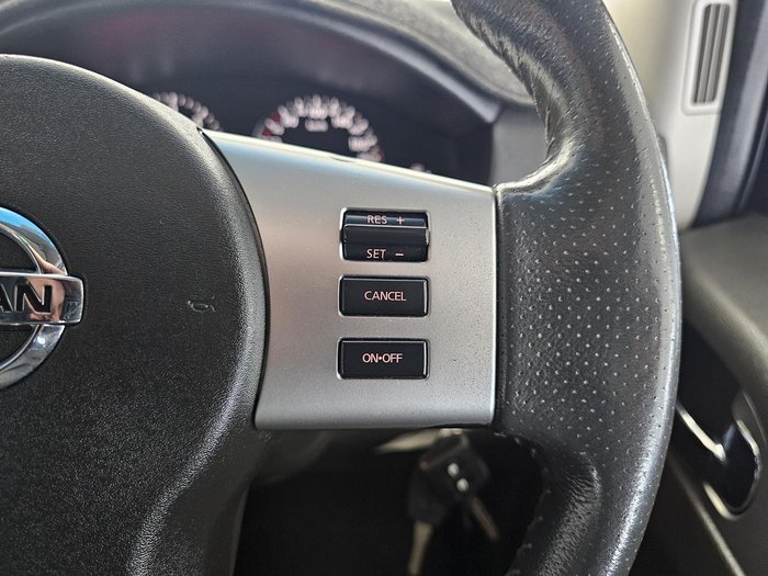 2012 Nissan Navara ST-X