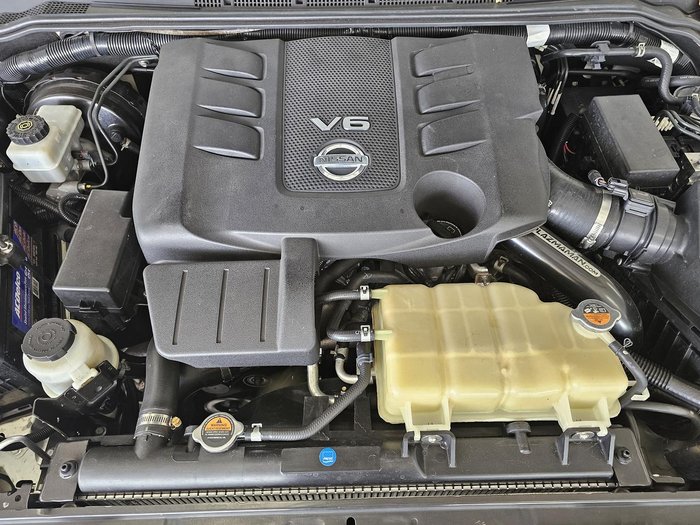 2012 Nissan Navara ST-X