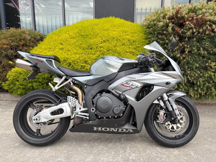 2006 Honda CBR1000RR (FIREBLADE) Silver