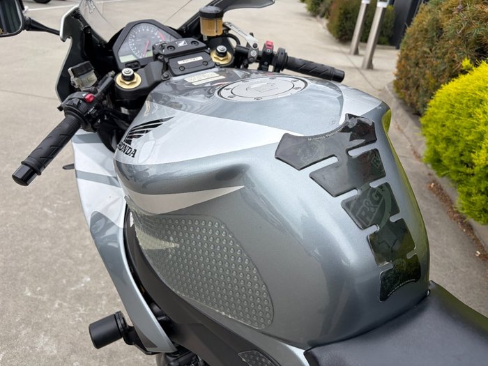 2006 Honda CBR1000RR (FIREBLADE) Silver