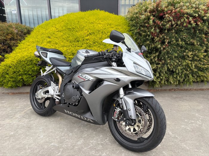 2006 Honda CBR1000RR (FIREBLADE) Silver