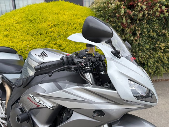 2006 Honda CBR1000RR (FIREBLADE) Silver