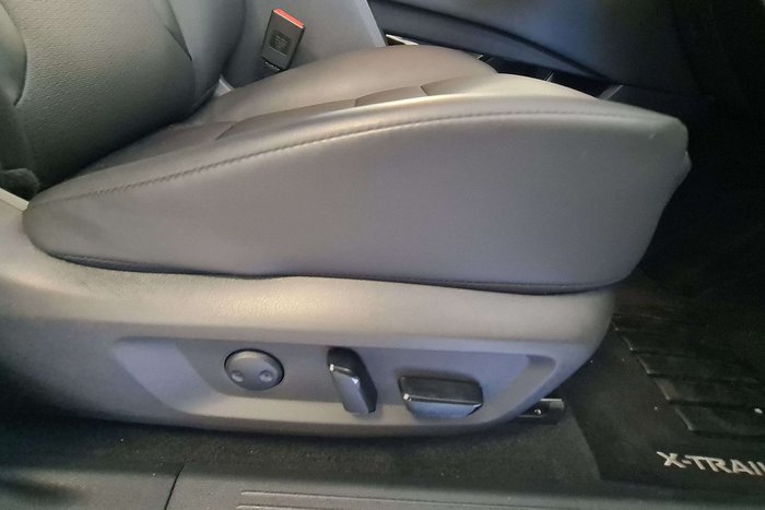 2025 Nissan X-TRAIL ST-L