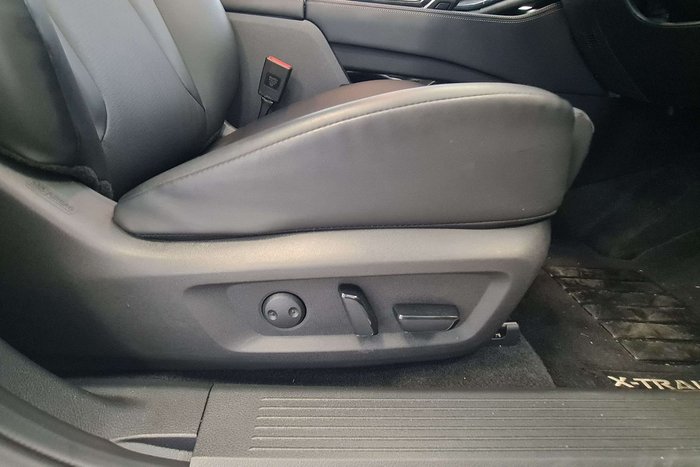 2025 Nissan X-TRAIL ST-L