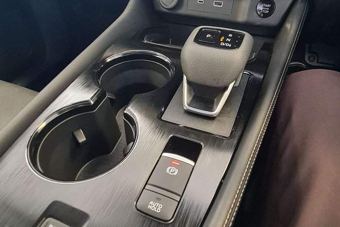 2025 Nissan X-TRAIL ST-L