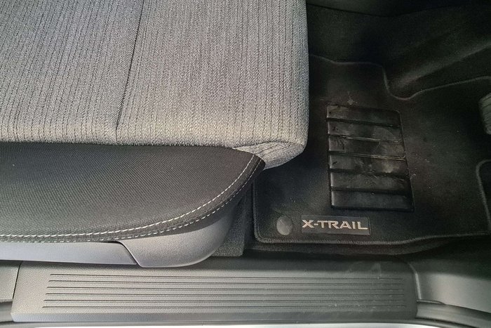 2025 Nissan X-TRAIL ST