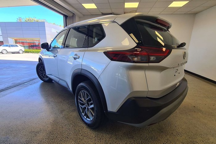 2025 Nissan X-TRAIL ST