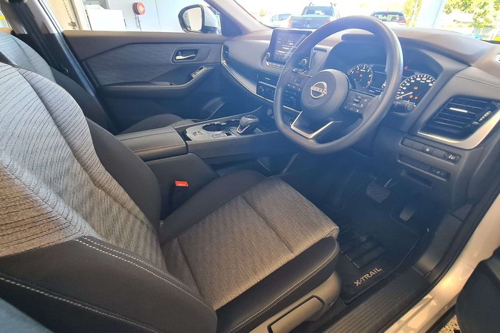 2025 Nissan X-TRAIL ST