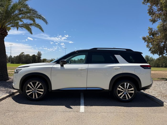 2024 Nissan Pathfinder Ti-L