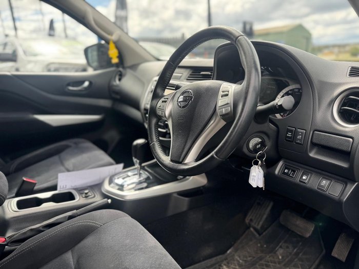 2017 Nissan Navara ST
