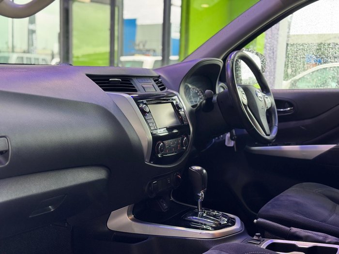 2017 Nissan Navara ST