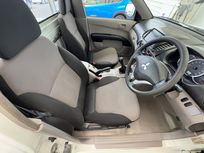 2013 Mitsubishi Triton GL