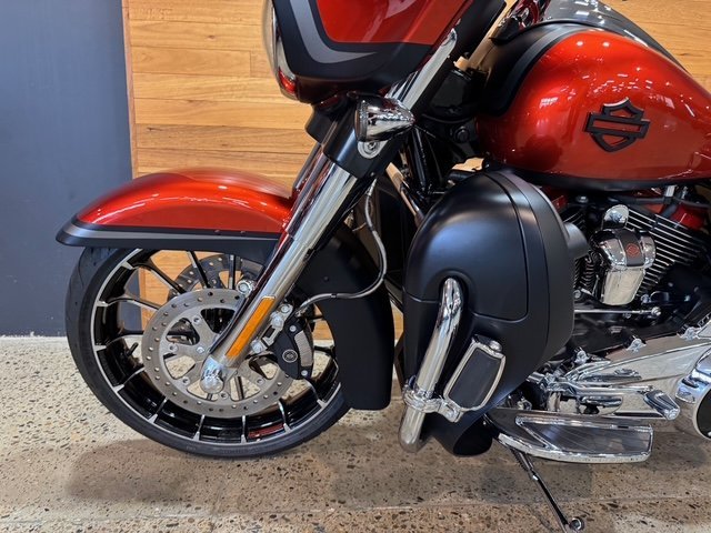 2017 Harley-davidson FLHXSE CVO STREET GLIDE Orange