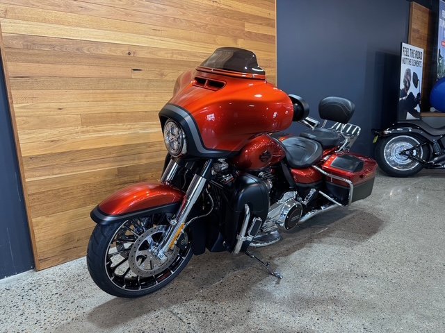2017 Harley-davidson FLHXSE CVO STREET GLIDE Orange