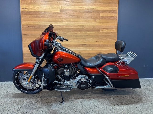 2017 Harley-davidson FLHXSE CVO STREET GLIDE Orange
