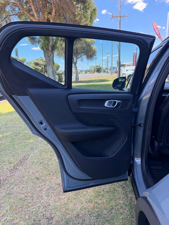 2021 Volvo XC40 T5 R-Design