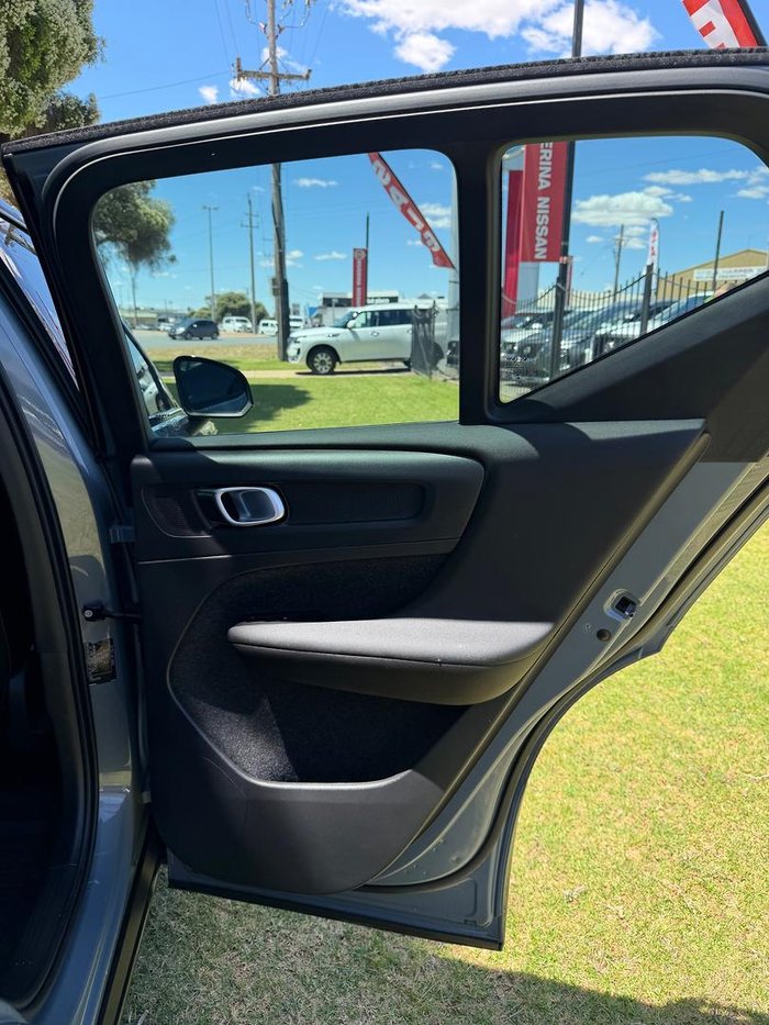 2021 Volvo XC40 T5 R-Design