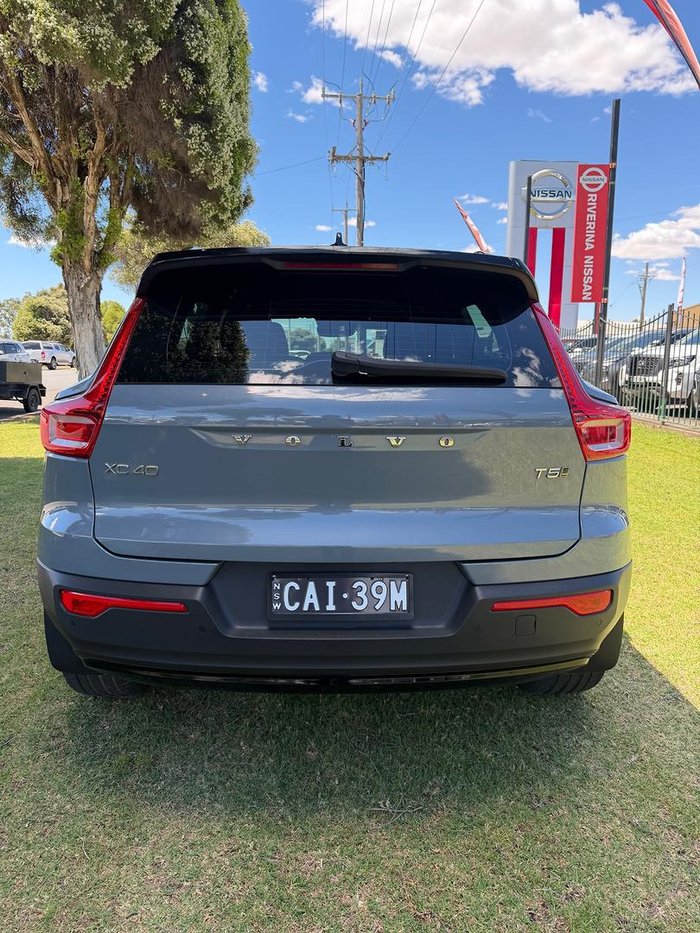 2021 Volvo XC40 T5 R-Design