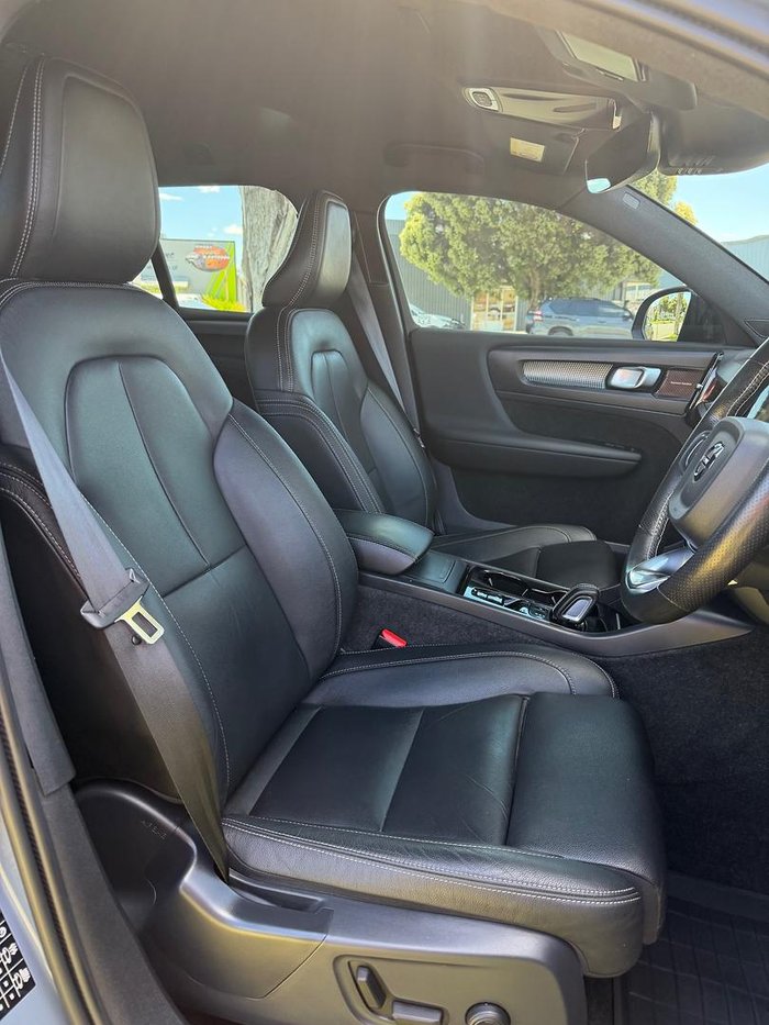 2021 Volvo XC40 T5 R-Design