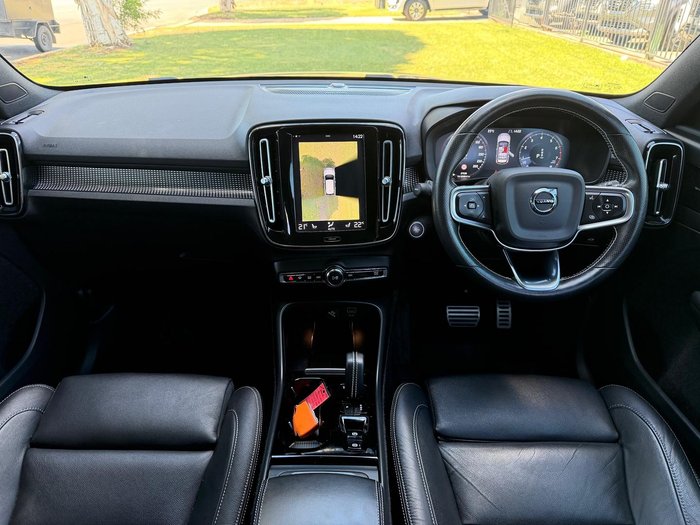 2021 Volvo XC40 T5 R-Design