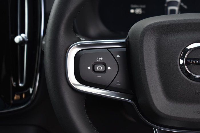 2025 Volvo EX40 Ultra Single Motor Extended Range