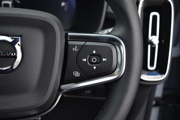 2025 Volvo EX40 Ultra Single Motor Extended Range