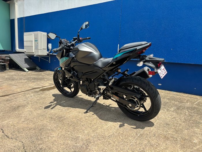 2022 Kawasaki Z400 Grey
