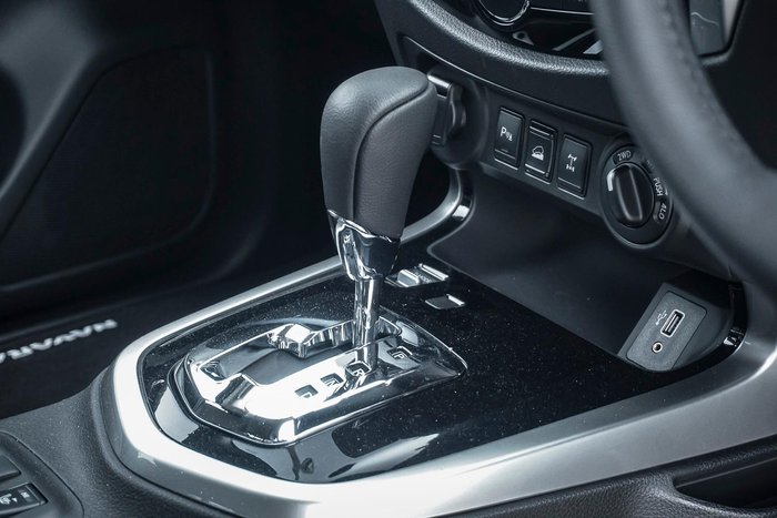 2025 Nissan Navara ST-X