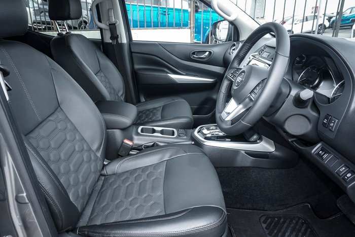 2025 Nissan Navara ST-X