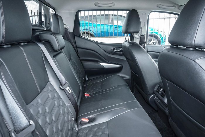 2025 Nissan Navara ST-X