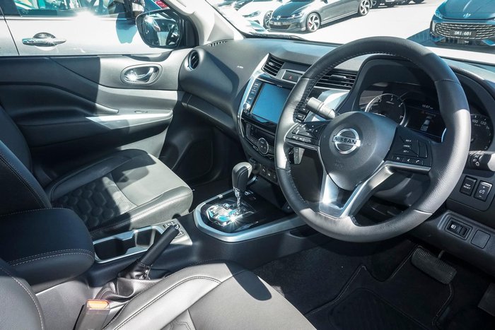 2025 Nissan Navara ST-X