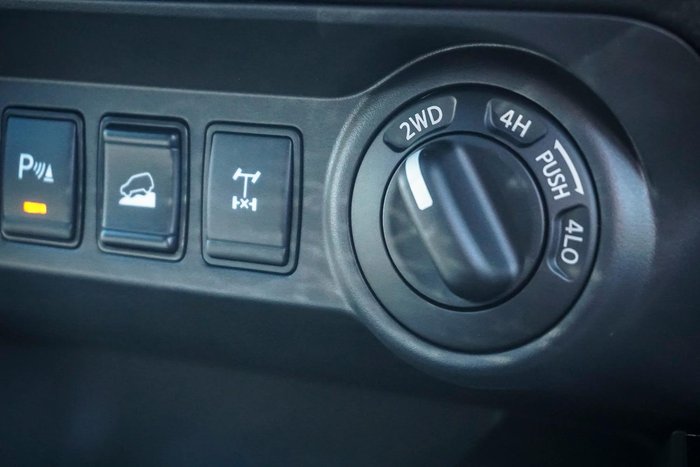 2025 Nissan Navara ST-X