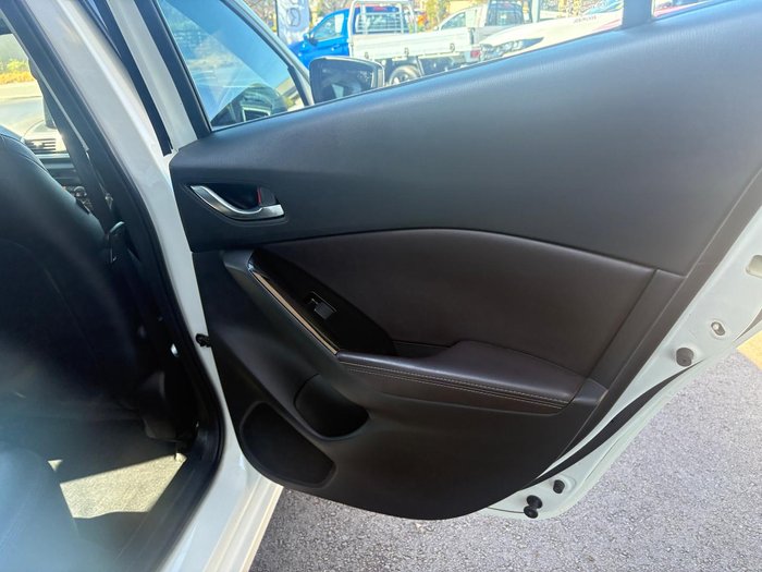 2017 Mazda 3 SP25 GT