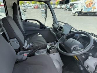 2025 Hino 816 Crew Cab Factory Tipper White