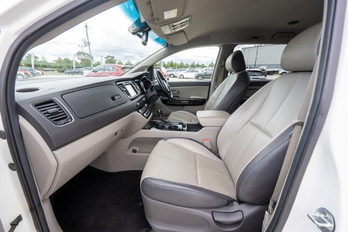 2015 Kia Carnival SLi